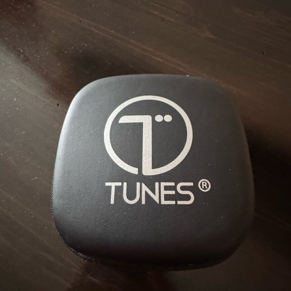TUNES Black Earbud Case